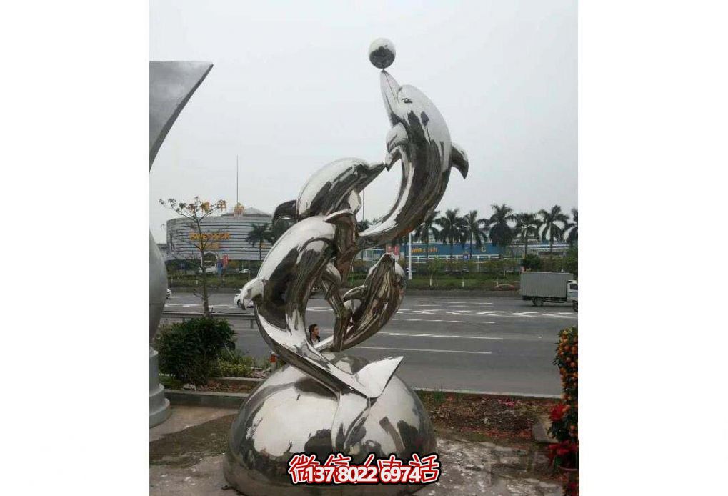 不銹鋼海豚雕塑，玩起來讓街道飛躍！