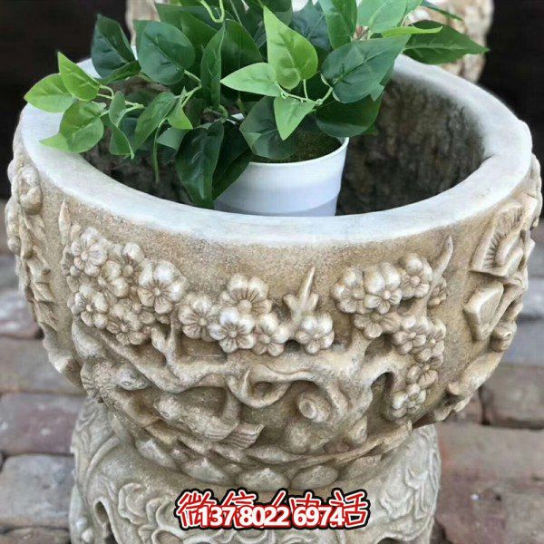 精美藝術石雕花盆，讓繁復多彩的花紋與浮雕結合，打造出精美的大理石雕塑