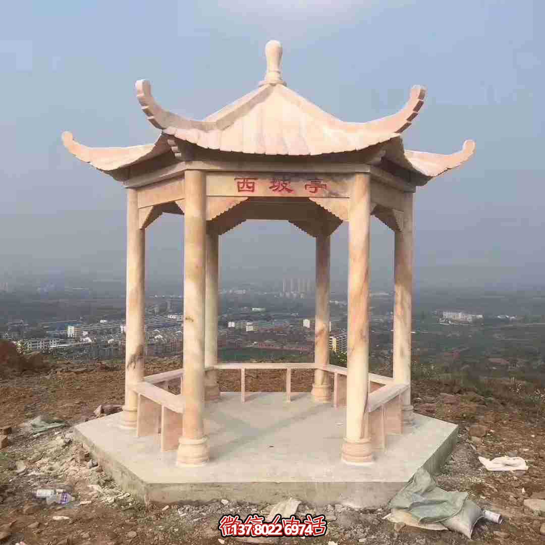 西坡涼亭景觀，觀賞大型晚霞紅