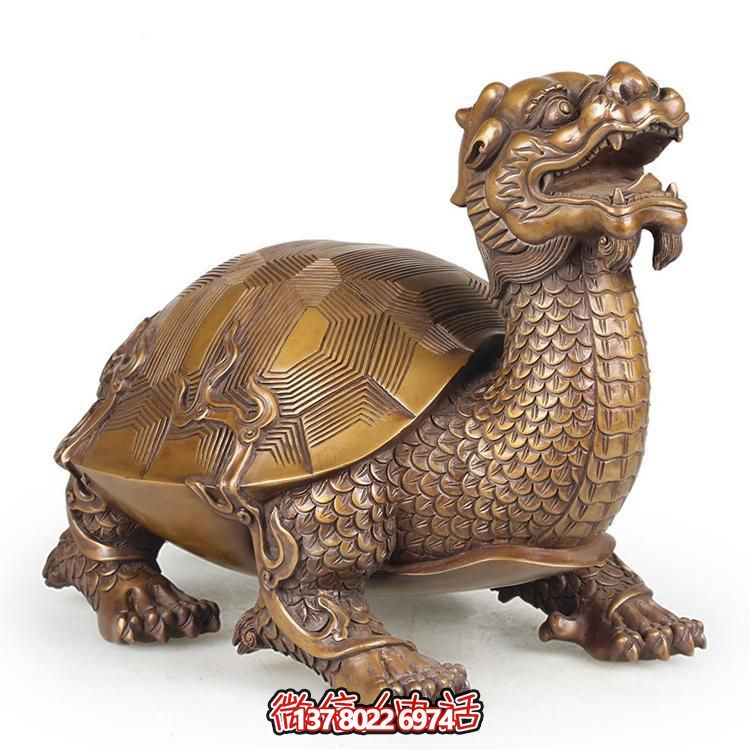 巨型銅雕龍龜?shù)袼?，拙樸寺廟裝點(diǎn)
