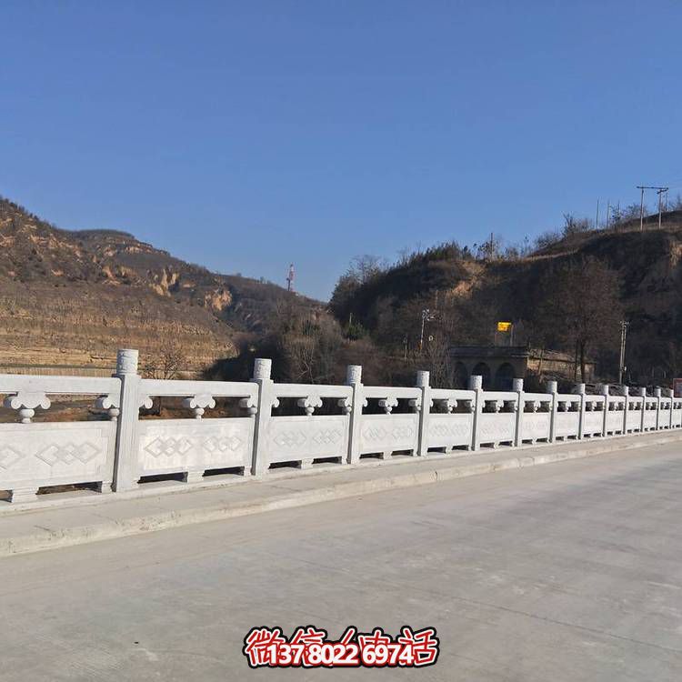 精美的大理石雕塑欄桿，締造完美景觀